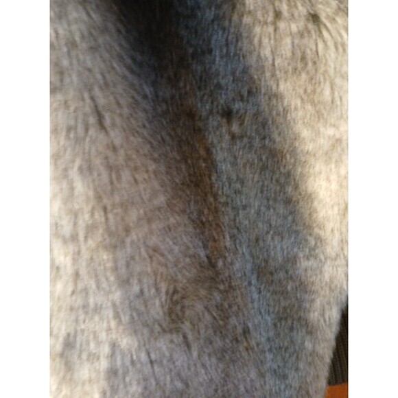 Maurices Womens Gray Faux Fur Vest/ Knit Backing Xlarge NEW VERY NICE - Picture 3 of 16